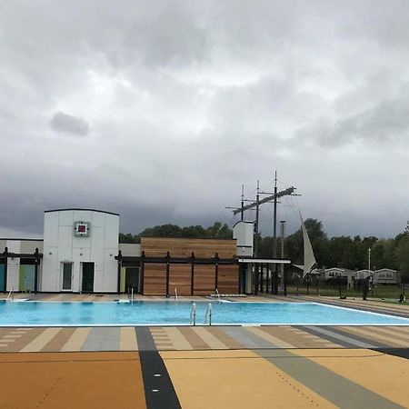 Muscovy Lodge With Hot Tub At Tattershall Lakes Country Park Exterior foto