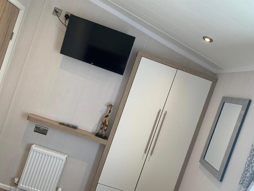 Muscovy Lodge With Hot Tub At Tattershall Lakes Country Park Exterior foto